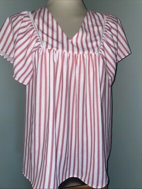 Kate Kasin Striped V-Neck Flutter Sleeve Top in Pink and White. Size Large